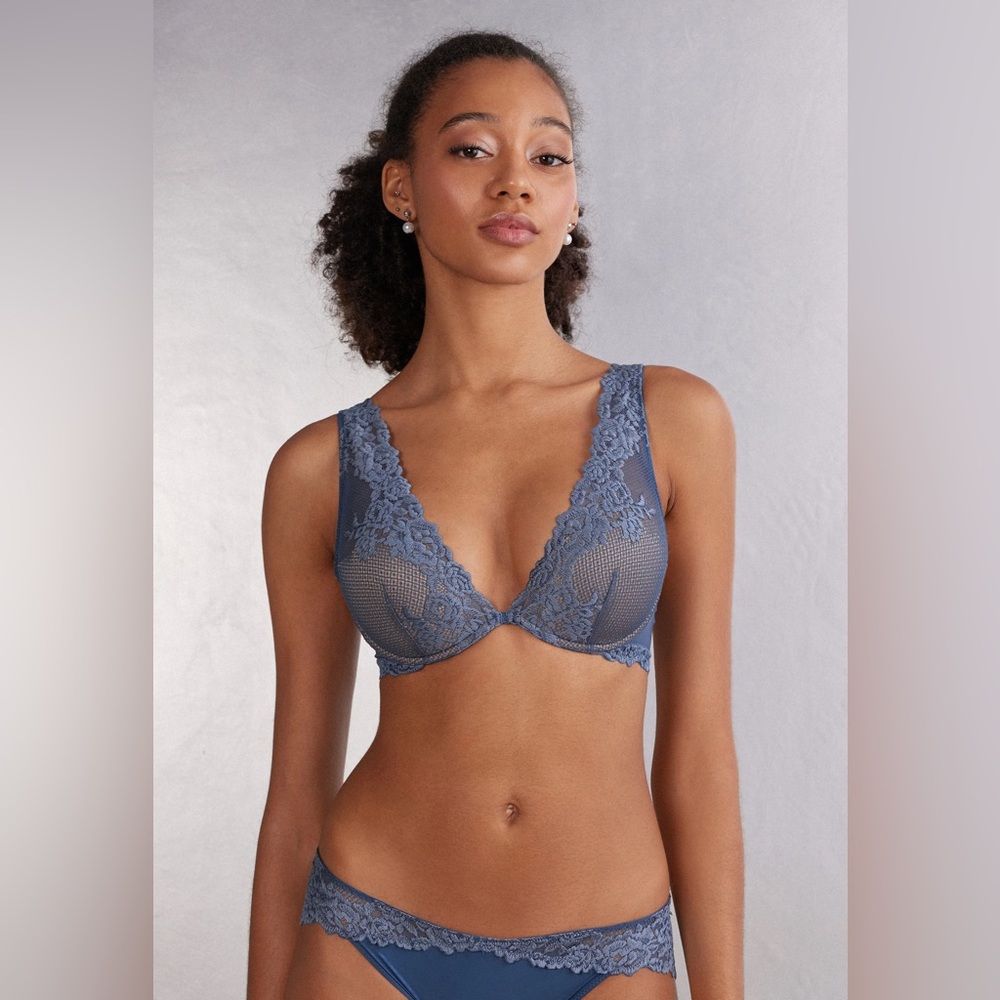 Intimissimi The Elena Balconette Bra in Floral Flowers Heaven Blue, size 34B